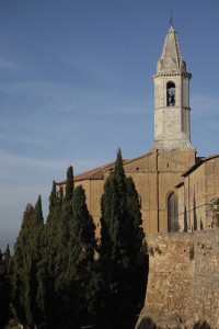 camoanile_duomo_pienza_borgo_bandiera_arancione_touring_club_italiano_orcia