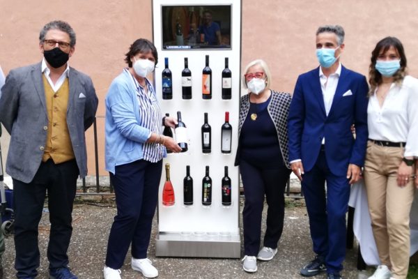 Consegna cantinette Orcia Doc (1)